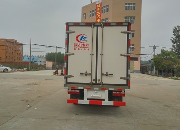 货箱长4米东风冷藏车CLW5040XLC5型