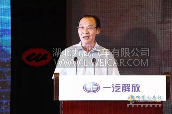 解放新J6P牵引车品鉴会在宝鸡举行 奥威成实力“新宠”