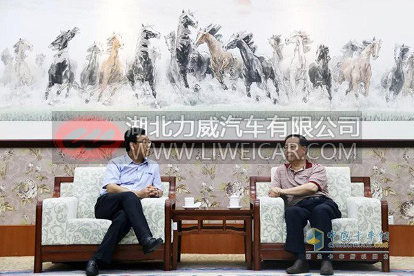 山大党委常务副书记李建军会见王锋副董事长