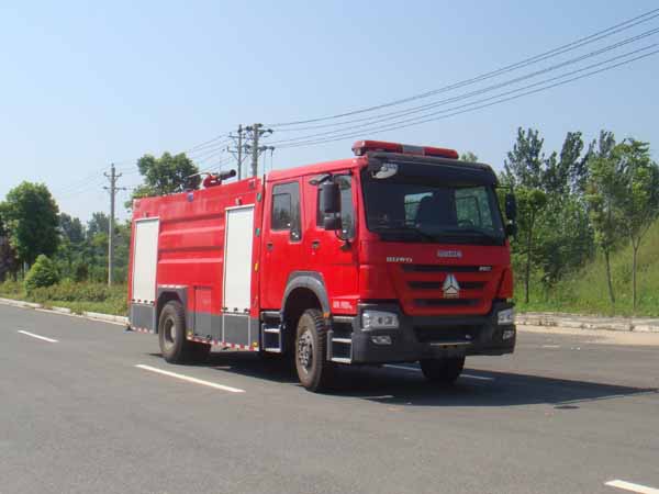 豪沃7.6方泡沫消防车JDF5204GXFPM80型
