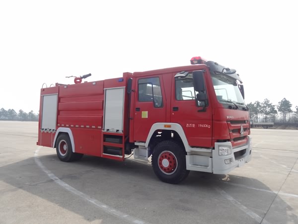 15方豪沃泡沫消防车JDF5314GXFPM160型