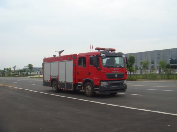 豪沃4.8方泡沫消防车JDF5163GXFPM50型