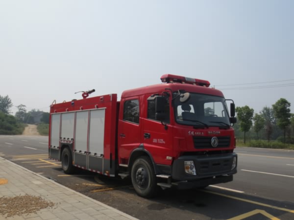 东风5.7方泡沫消防车JDF5150GXFPM60/A型