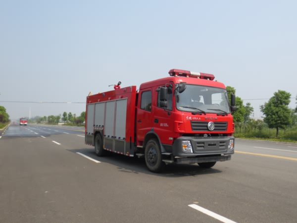 东风5.7方水罐消防车JDF5150GXFSG60/A型