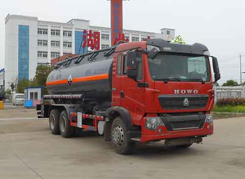 12方豪沃腐蚀性物品罐式运输车HLW5250GFWZZ5型