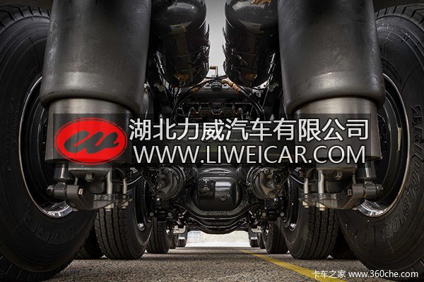 730马力载重220吨 澳洲迎最'大'斯堪尼亚