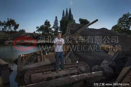 洪水退去  卡车敢死队卡车残骸重见天日