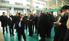 塞拉利昂总统科罗马参观访问中国重汽 汽车市场
